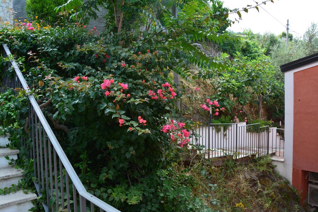 פאולה B&B La Casa Rossa מראה חיצוני תמונה